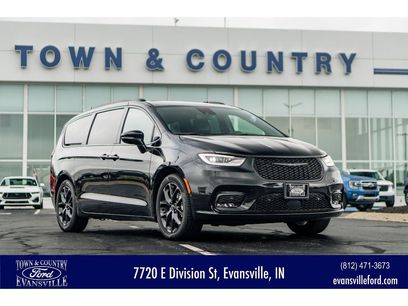 Used 2025 Chrysler Pacifica Limited