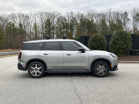 Used 2025 MINI Cooper Countryman S w/ Comfort Package Max image 5