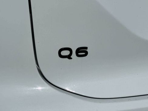 Used 2025 Audi Q6 e-tron Premium Plus w/ Premium Plus image 28