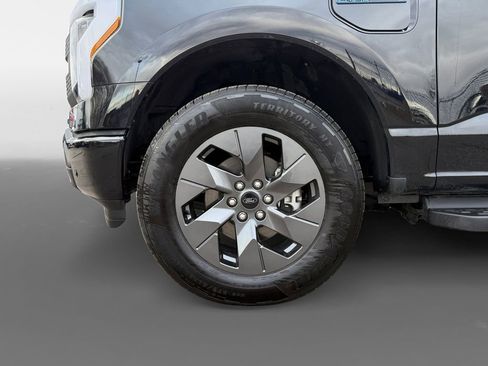 Used 2025 Ford F150 Lightning Flash image 16