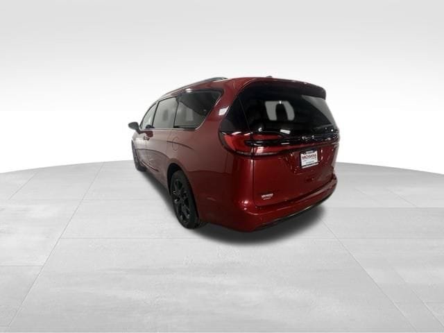New 2027 Chrysler Pacifica Select AWD/4WD image 10