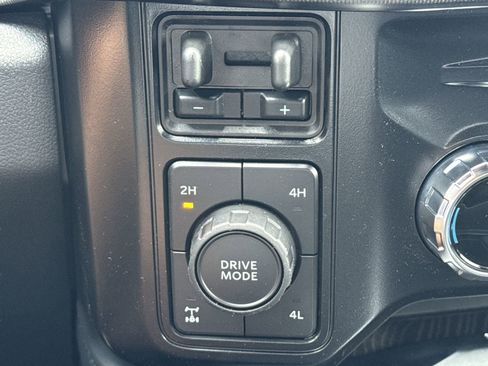 New 2025 Ford F250 Platinum image 59