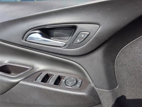 Used 2021 Chevrolet Equinox LT image 9