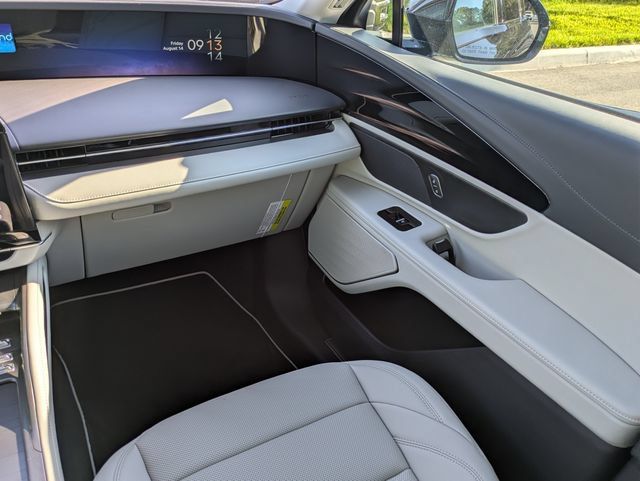 New 2026 Lincoln Nautilus Premier AWD/4WD image 16