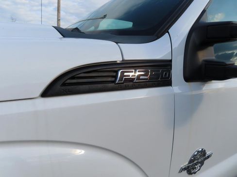 Used 2011 Ford F250 XL w/ PWR Equipment Group image 13