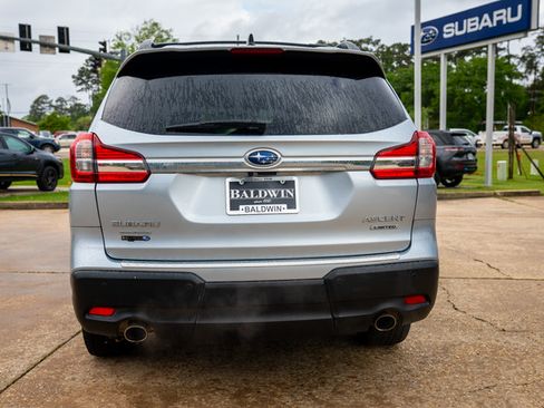 Used 2022 Subaru Ascent Limited w/ Technology Package AWD/4WD image 5
