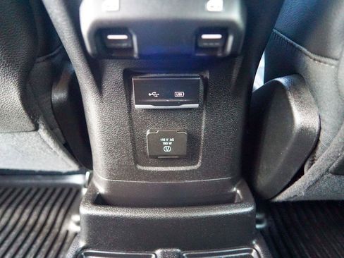 Used 2018 Jeep Wrangler Unlimited Rubicon w/ Dual Top Group AWD/4WD image 18