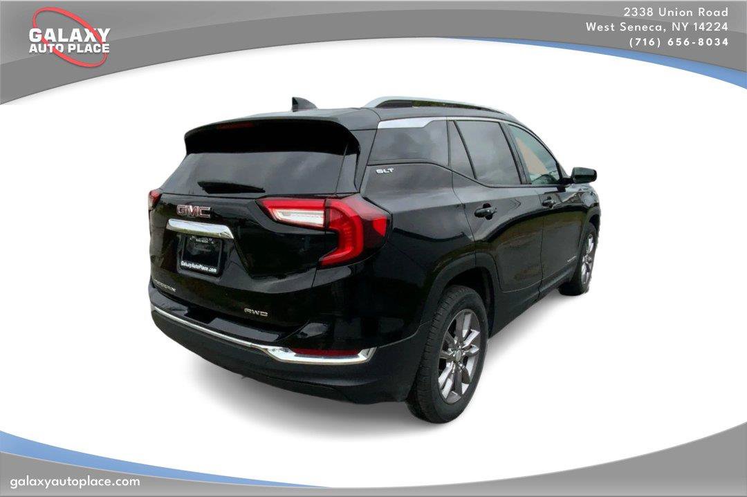 Used 2024 GMC Terrain SLT AWD/4WD image 5