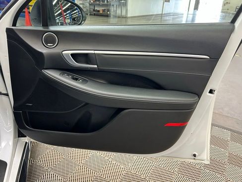 Used 2021 Hyundai Sonata Limited FWD image 11