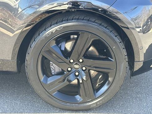 Used 2023 Land Rover Discovery HSE R-Dynamic image 16