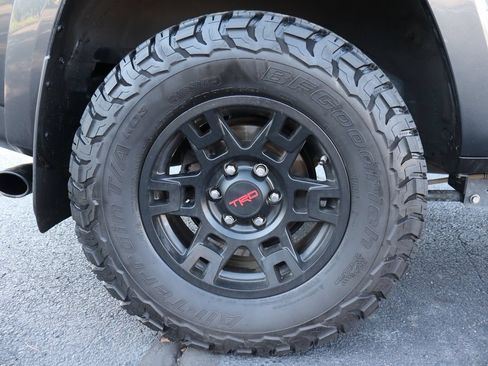 Used 2020 Toyota 4Runner TRD Off-Road AWD/4WD image 43