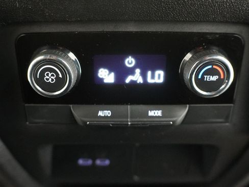 Used 2024 Chevrolet Traverse LS FWD image 27