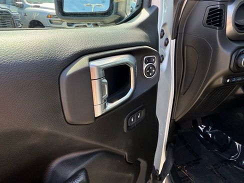 Used 2023 Jeep Wrangler Unlimited w/ Cold Weather Group AWD/4WD image 17