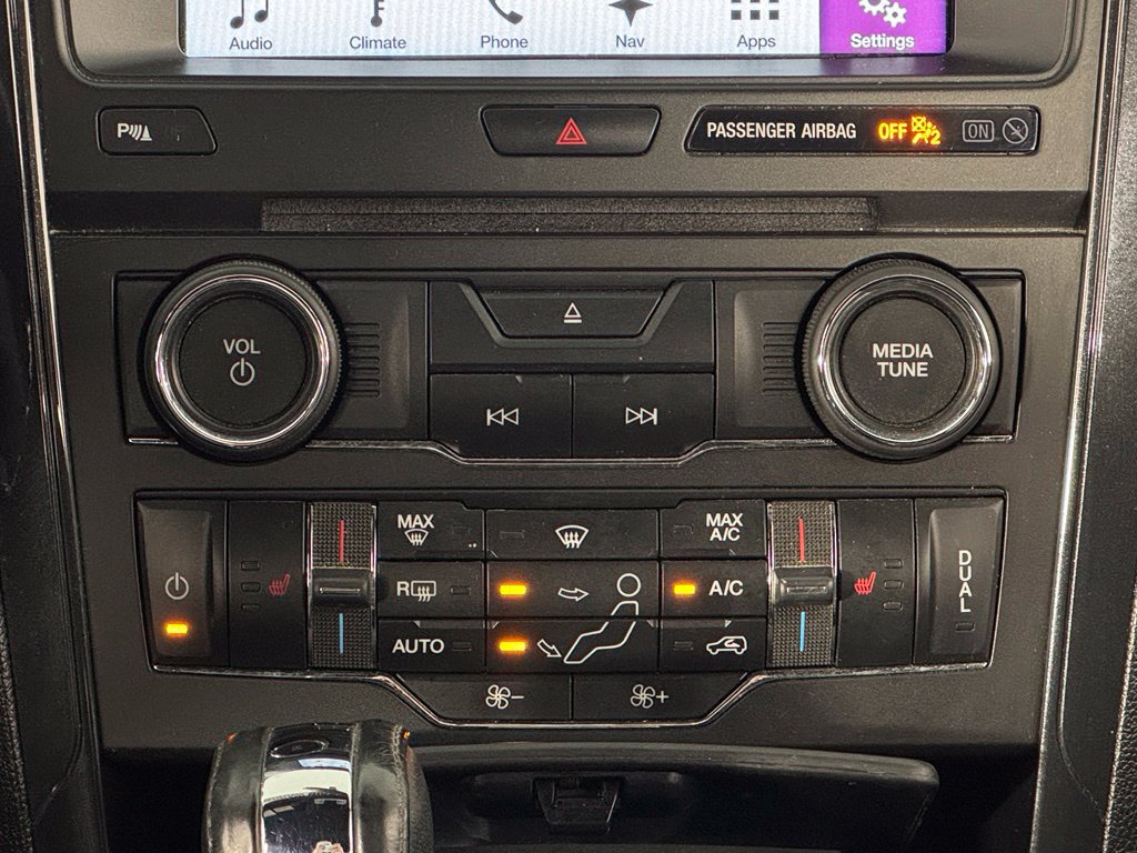 Used 2017 Ford Explorer XLT w/ Equipment Group 202A AWD/4WD image 20