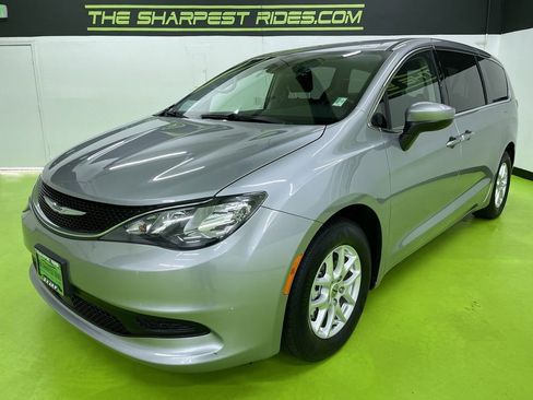 Used 2021 Chrysler Voyager LX w/ Cold Weather Group image 5