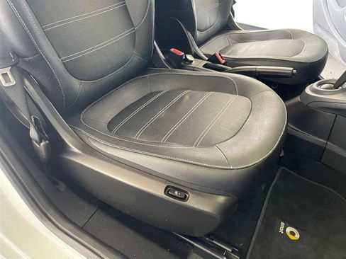 Used 2016 smart fortwo Coupe RWD image 28