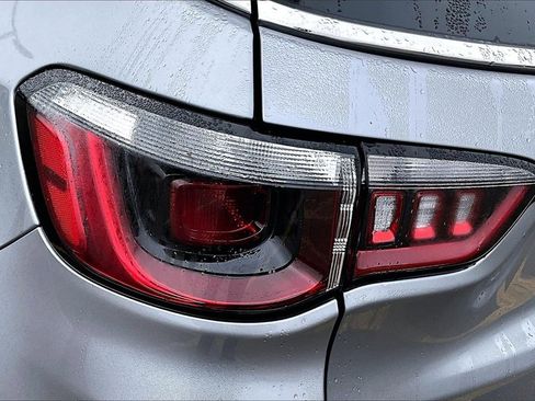 Used 2022 Jeep Compass Limited image 30