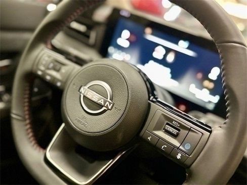 New 2025 Nissan Kicks SR w/ Illumination Package AWD/4WD image 13