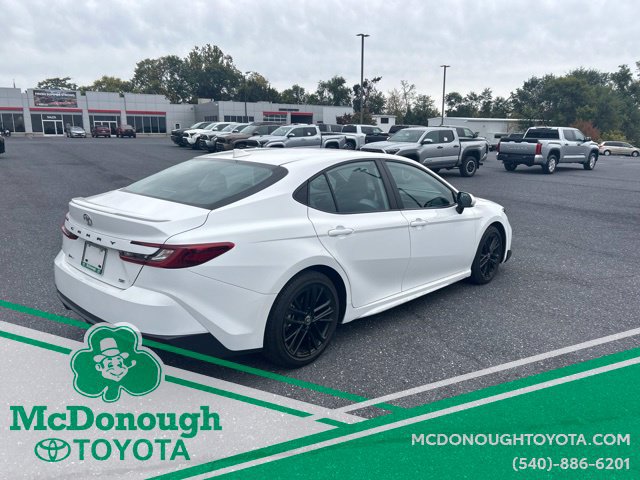 Used 2026 Toyota Camry SE FWD image 4