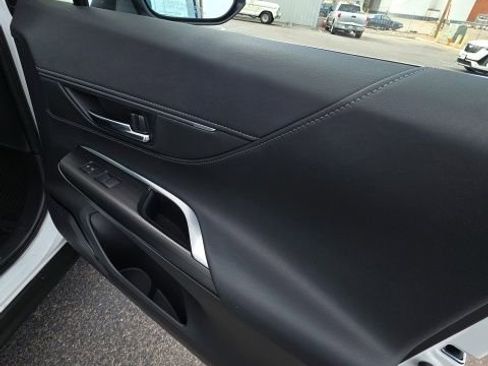 Used 2023 Toyota Venza Nightshade image 23
