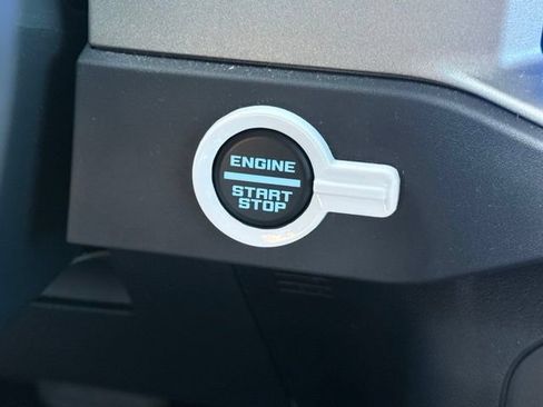 Used 2025 Ford Bronco Outer Banks AWD/4WD image 14