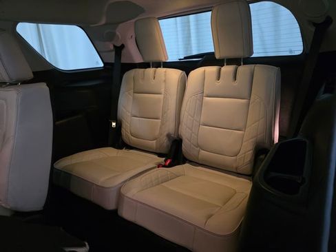 Used 2016 Ford Explorer Platinum image 29