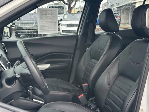 Used 2020 Nissan Kicks SR w/ SR Premium Package image 6