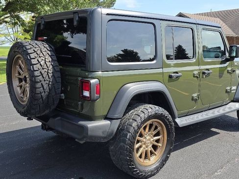 Used 2021 Jeep Wrangler Unlimited Sport AWD/4WD image 3
