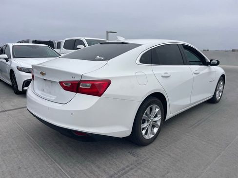 Used 2025 Chevrolet Malibu LT FWD image 2