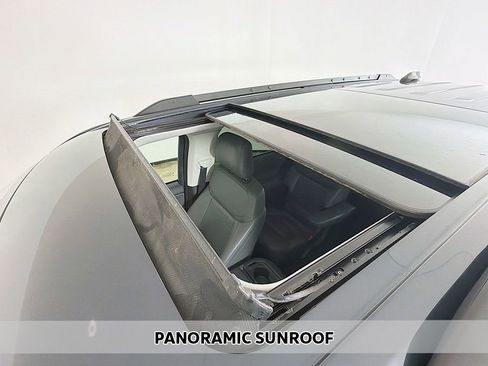 Used 2025 Ford Expedition Active image 4