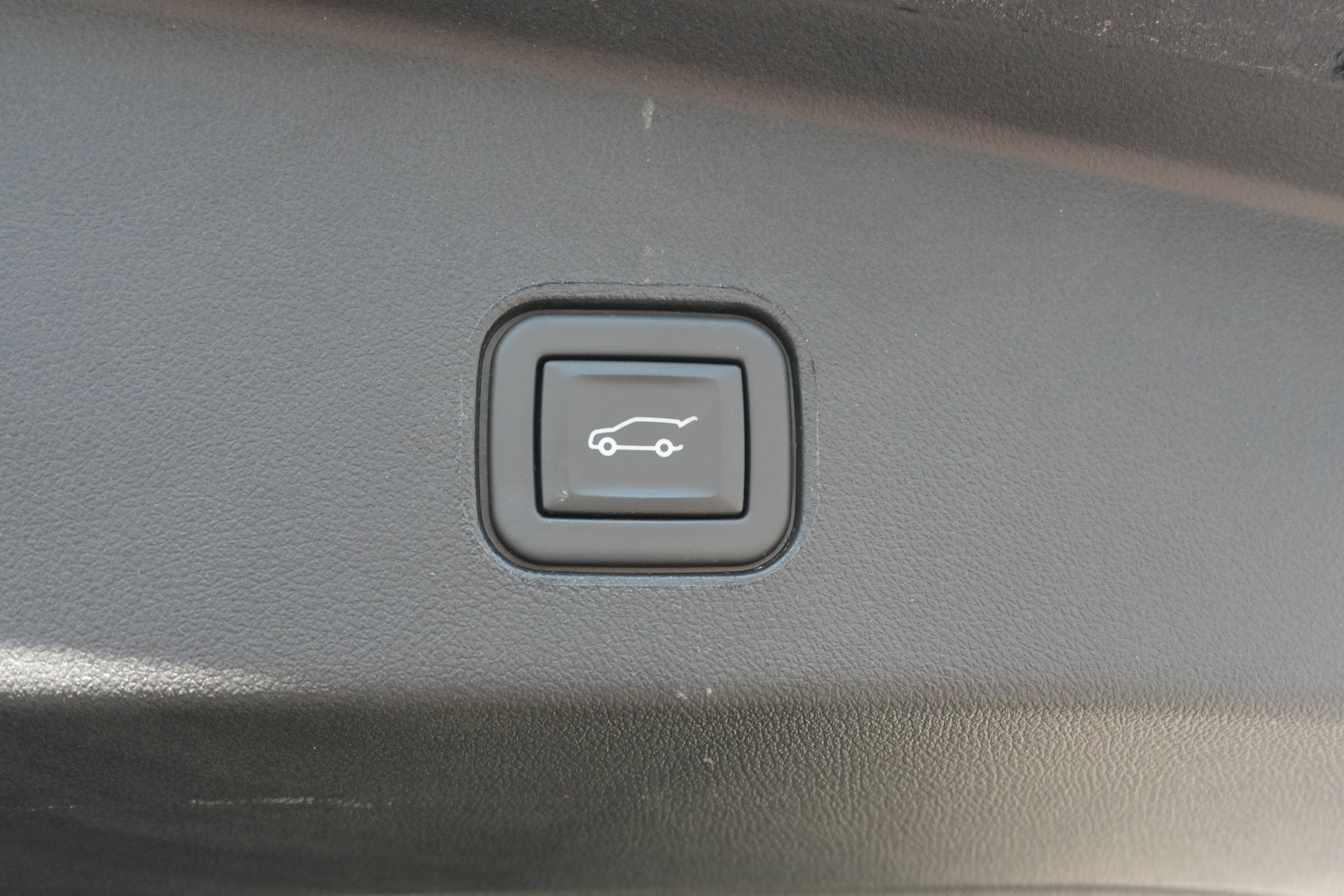 Used 2024 Cadillac Lyriq Sport AWD/4WD image 20