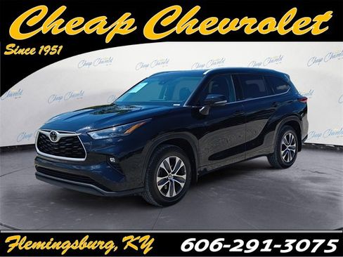 Used 2022 Toyota Highlander XLE image 1