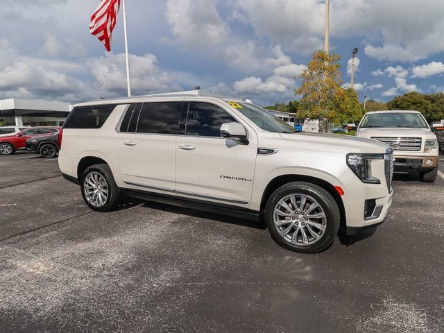 Used 2022 GMC Yukon XL Denali RWD image 12