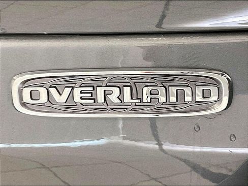 Used 2022 Jeep Grand Cherokee Overland AWD/4WD image 29