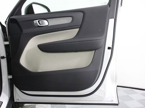 Used 2026 Volvo XC40 B5 Plus w/ Protection Package Premier image 21