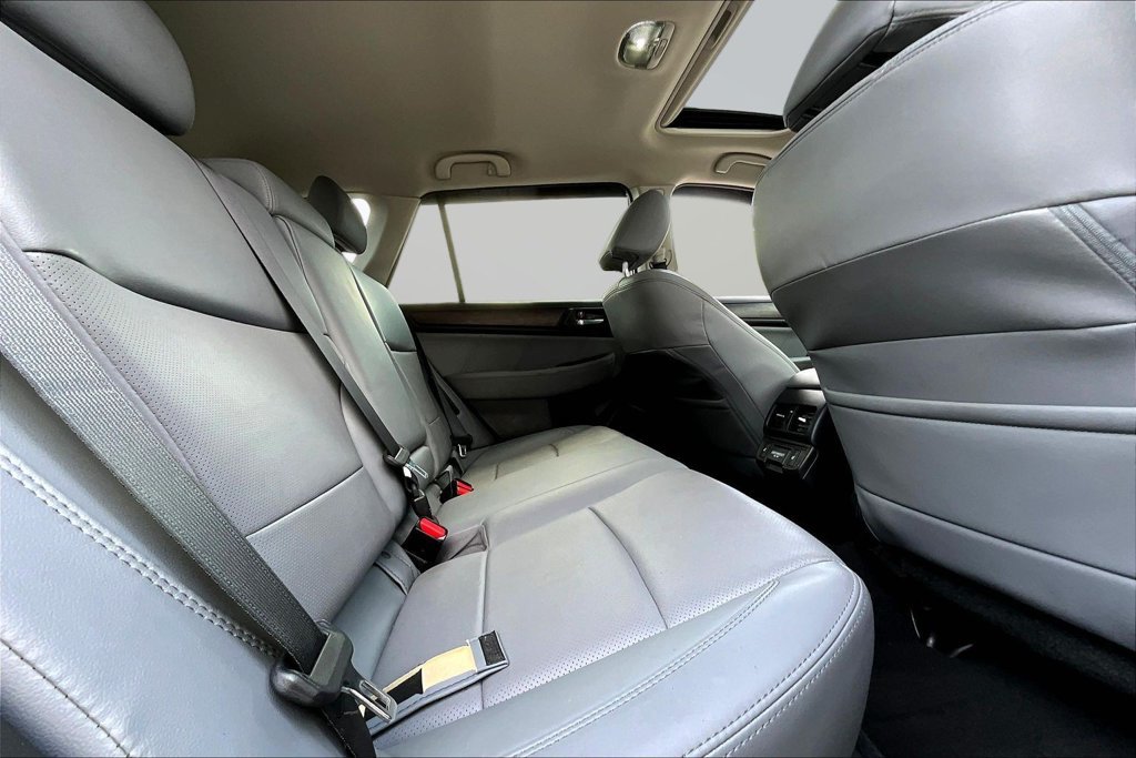 Used 2018 Subaru Outback 3.6R Limited AWD/4WD image 24