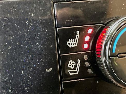 Used 2024 Nissan Pathfinder Platinum w/ Cargo Package image 22