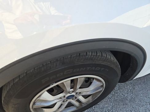 Used 2022 Ford Escape S image 3