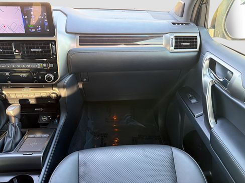 Used 2022 Lexus GX 460 Luxury image 18