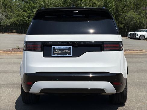 Used 2024 Land Rover Discovery Dynamic SE AWD/4WD image 25