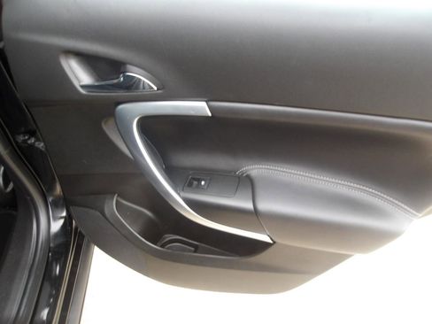 Used 2013 Buick Regal Premium image 7