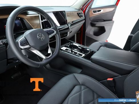 Used 2024 Volkswagen Atlas SE FWD image 19