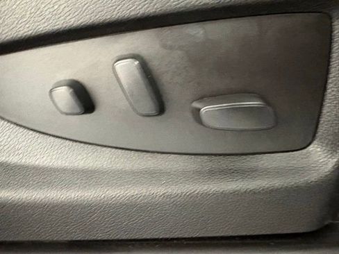 Used 2020 Chevrolet Suburban LT image 16