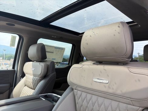 New 2026 Ford F250 Platinum w/ Platinum Plus Package AWD/4WD image 8