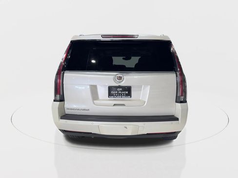 Used 2015 Cadillac Escalade Luxury image 12