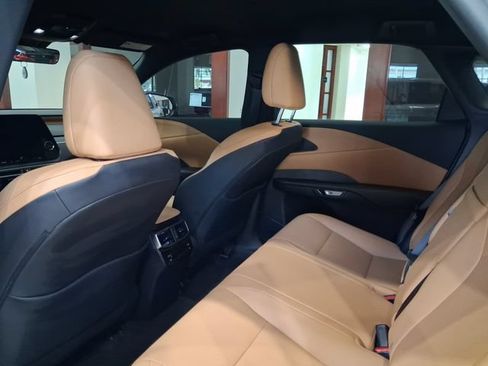Used 2025 Lexus RX 350 FWD w/ Technology Package image 5