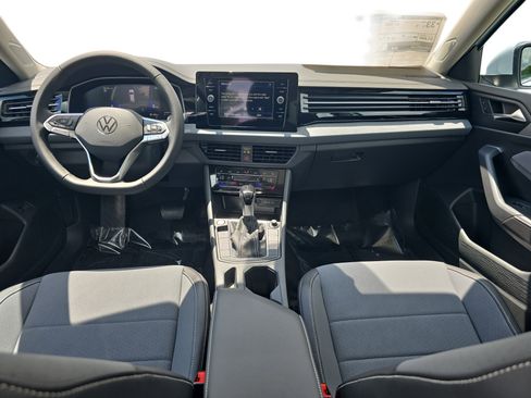 New 2025 Volkswagen Jetta SE image 9