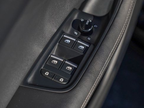 Used 2023 Audi Q8 Prestige w/ Prestige Package image 22