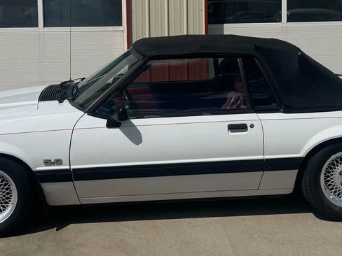 Used 1989 Ford Mustang LX RWD image 16