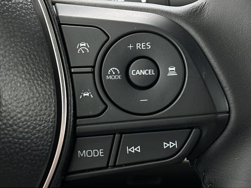 Used 2026 Toyota Corolla SE FWD image 19